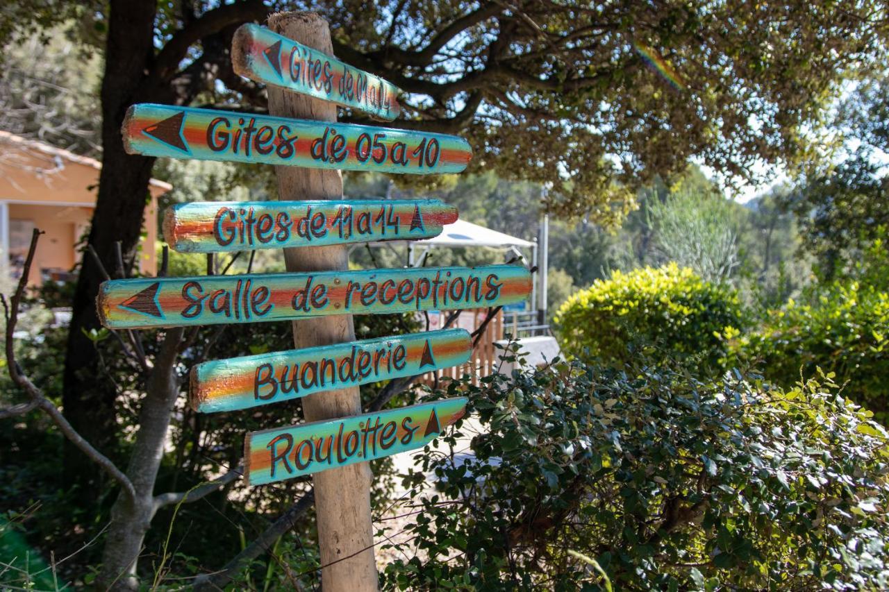 Les Arbousiers Village Hotel Provencal La Roquebrussanne Экстерьер фото