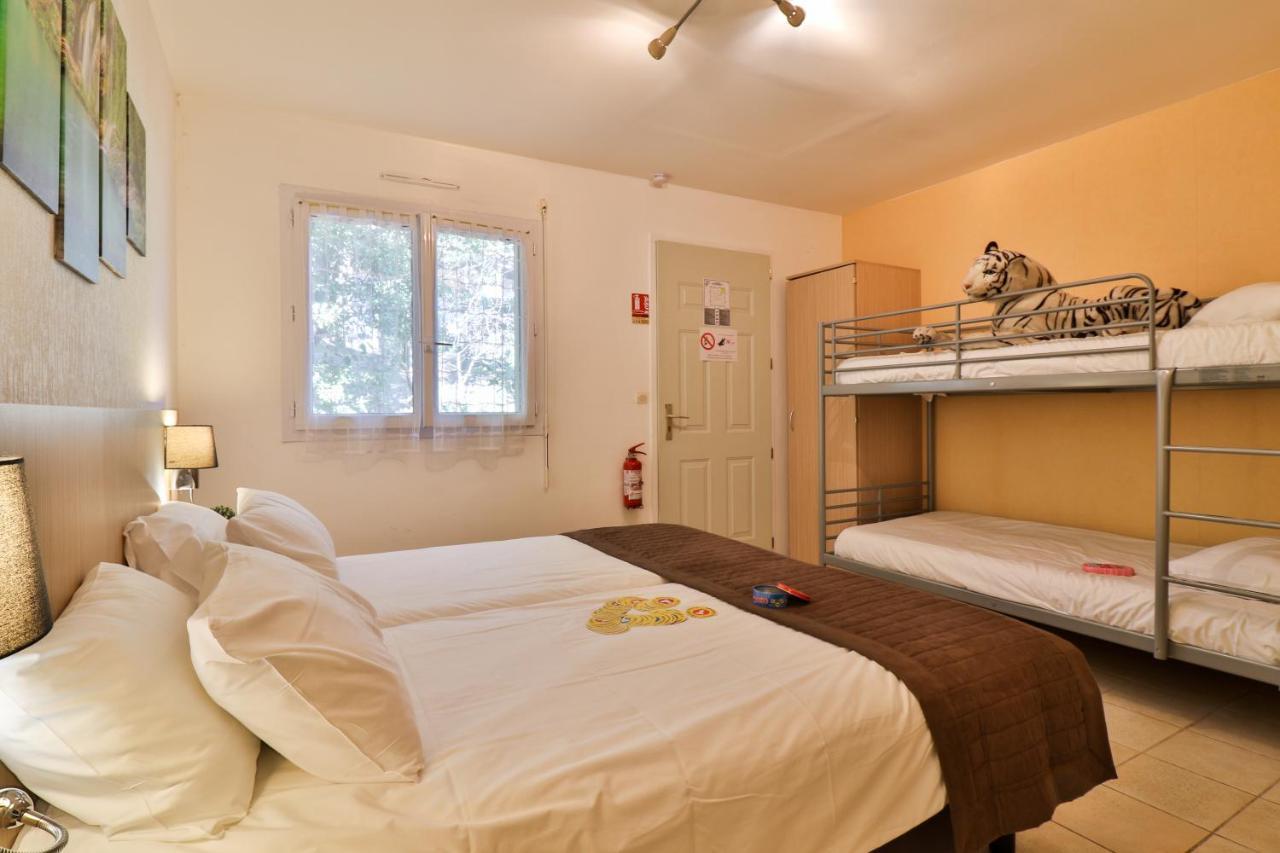 Les Arbousiers Village Hotel Provencal La Roquebrussanne Экстерьер фото